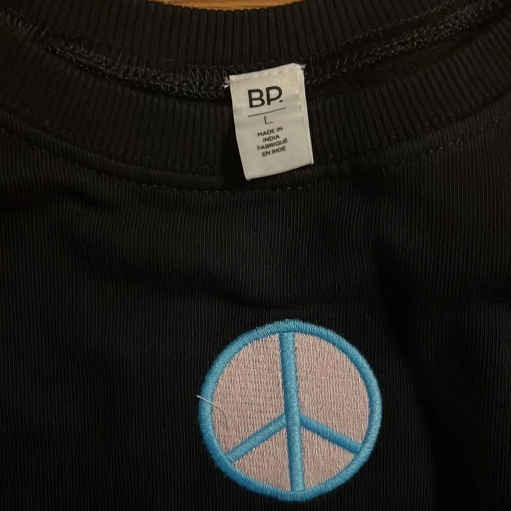 NWT BP Crop Pullover - Picture 3 of 4